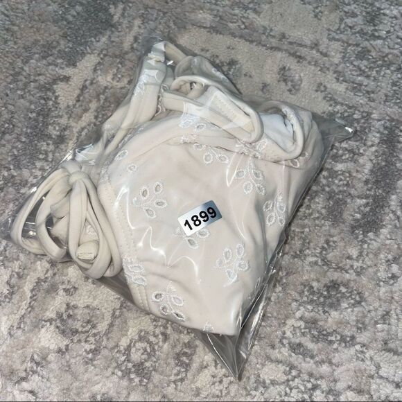 🏷️ 5 for $25 - OLD Navy Embroidered Bikini - Picture 9 of 9